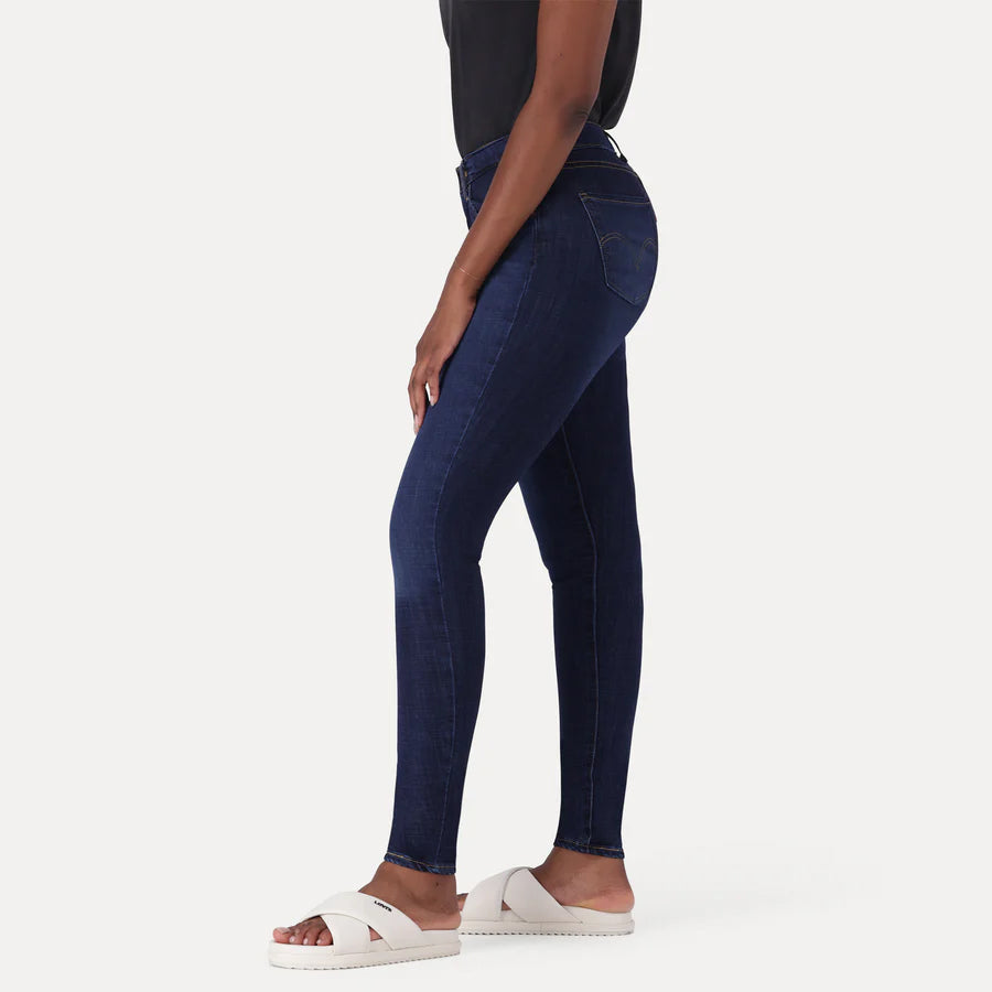 Calças Levis CURVY SUPER SKINNY CHELSEA CARBON GLOW