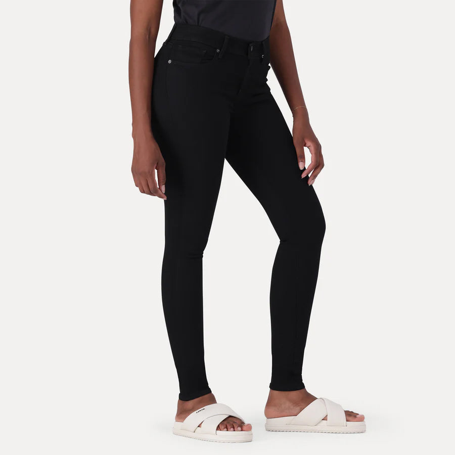 Calças Levis CURVY SKINNY SOFT BLACK